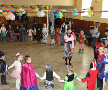 Školstvo / MŠ a ZŠ mala karneval - foto