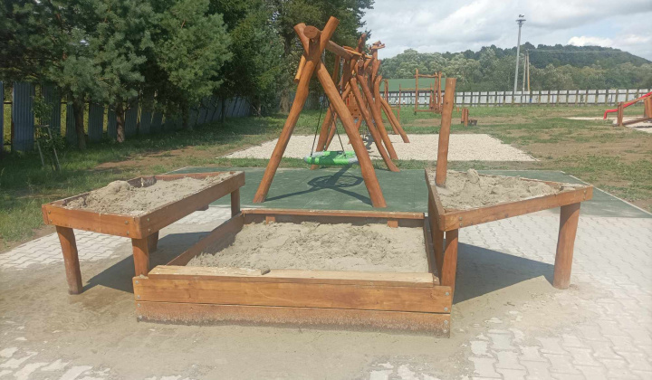 Výstavba detského inkluzívneho ihriska RODINKA v obci Chotča