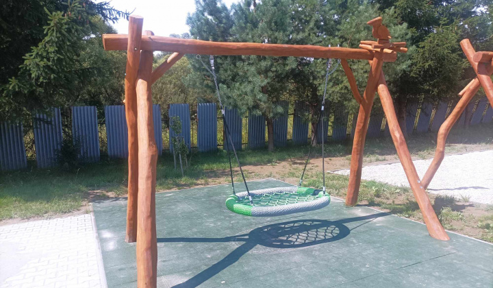 Výstavba detského inkluzívneho ihriska RODINKA v obci Chotča