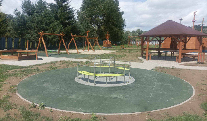 Výstavba detského inkluzívneho ihriska RODINKA v obci Chotča