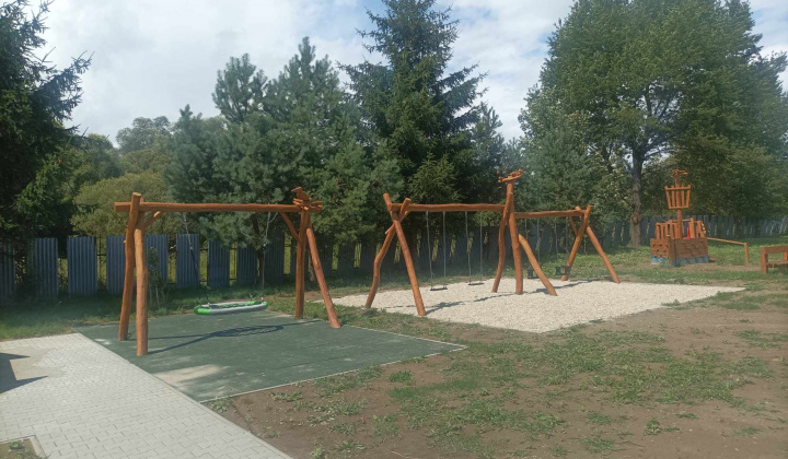 Výstavba detského inkluzívneho ihriska RODINKA v obci Chotča